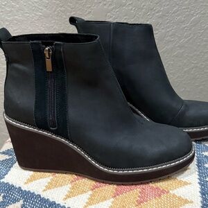 Toms Black Wedge Ankle Boots with Side Zip